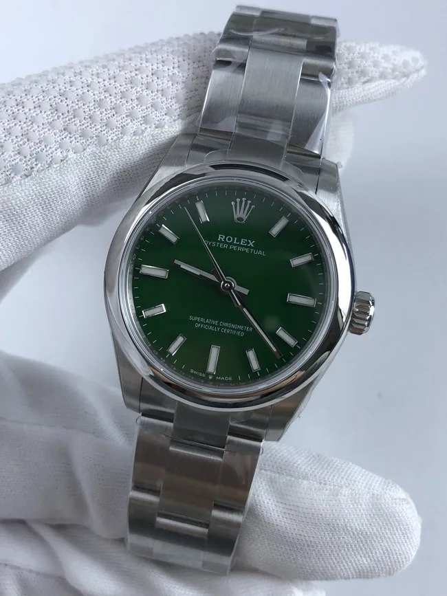 롤렉스 오이스터 퍼페츄얼 41mm 그린다이얼 상세 이미지 2