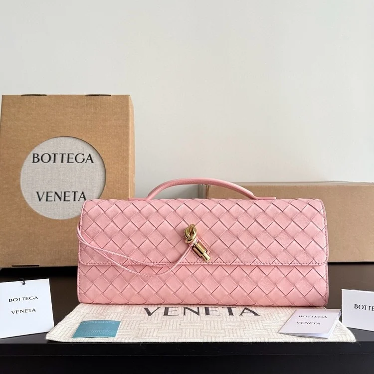 보테가베네타 롱 핸들 클러치  741511