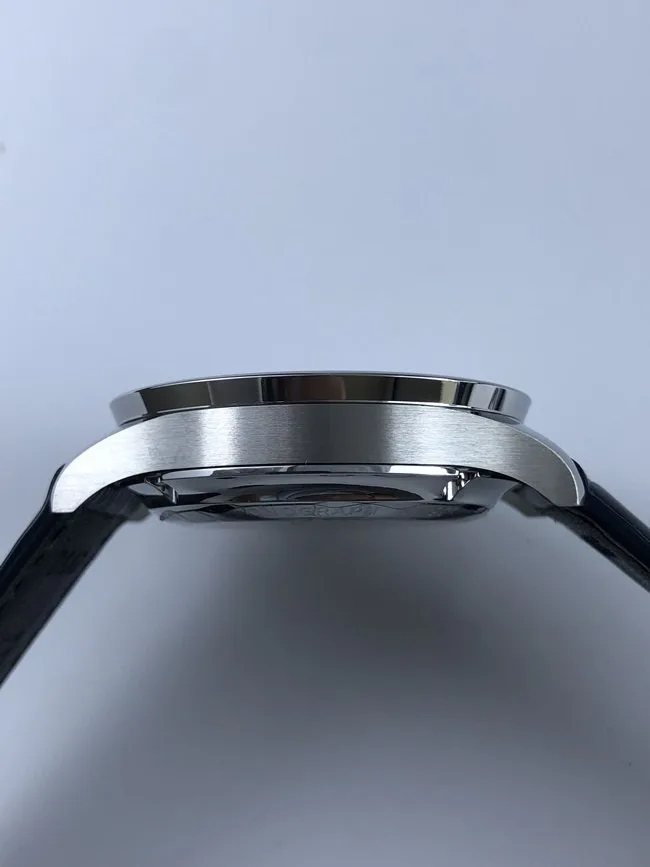 IWC 포르투기저 화이트다이얼 블루핸즈 버티컬 상세 이미지 4