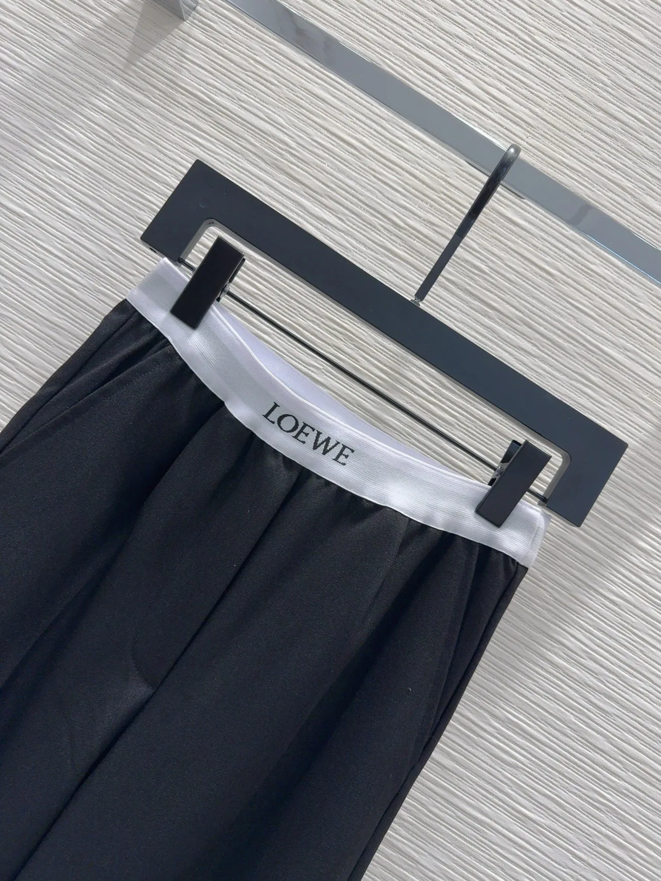 로에베 로고 밴딩 팬츠 블랙 상세 이미지 4