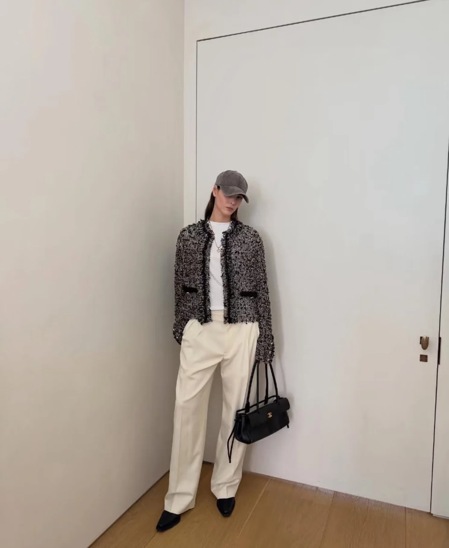 샤넬 26S 셀러브리티 바게트 백 블랙