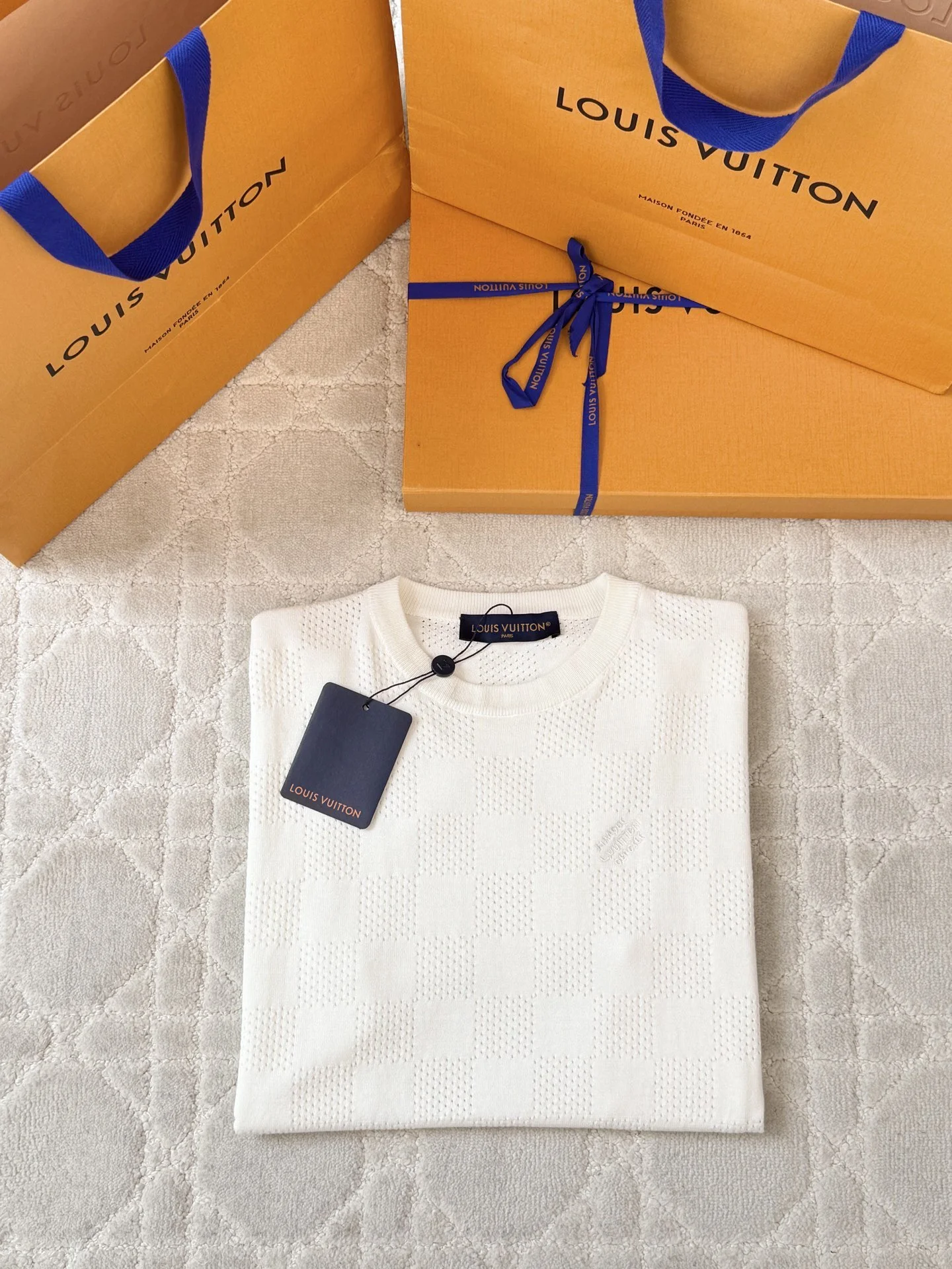 루이비통 체커 보드 티셔츠 화이트
