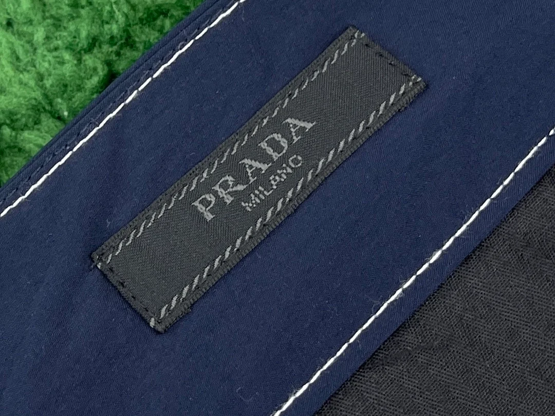 프라다 스트레치 포플린 버뮤다 쇼츠