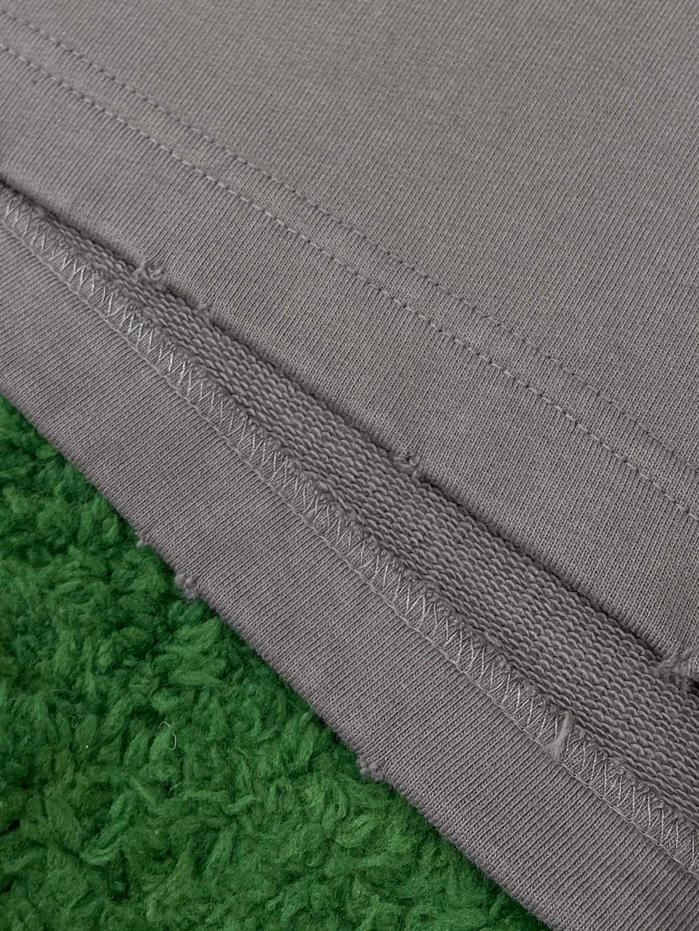 발렌시아가 폴리티컬 캠페인 라지 핏 스웨트 쇼츠 카키