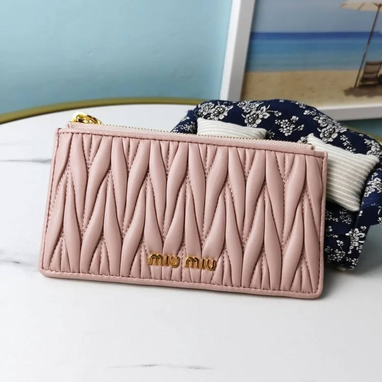 미우미우 마테라쎄 포켓 카드 지갑