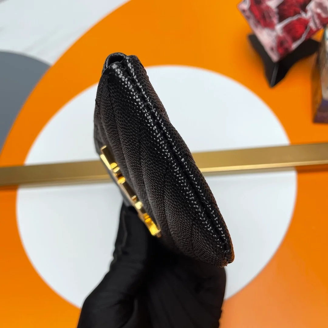 생로랑 마틀라세 프라그망 케이스 골드