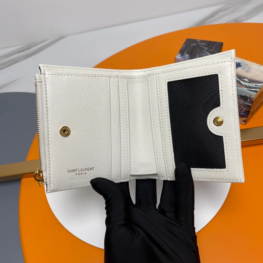 생로랑 모노그램 2단 지갑 화이트 골드