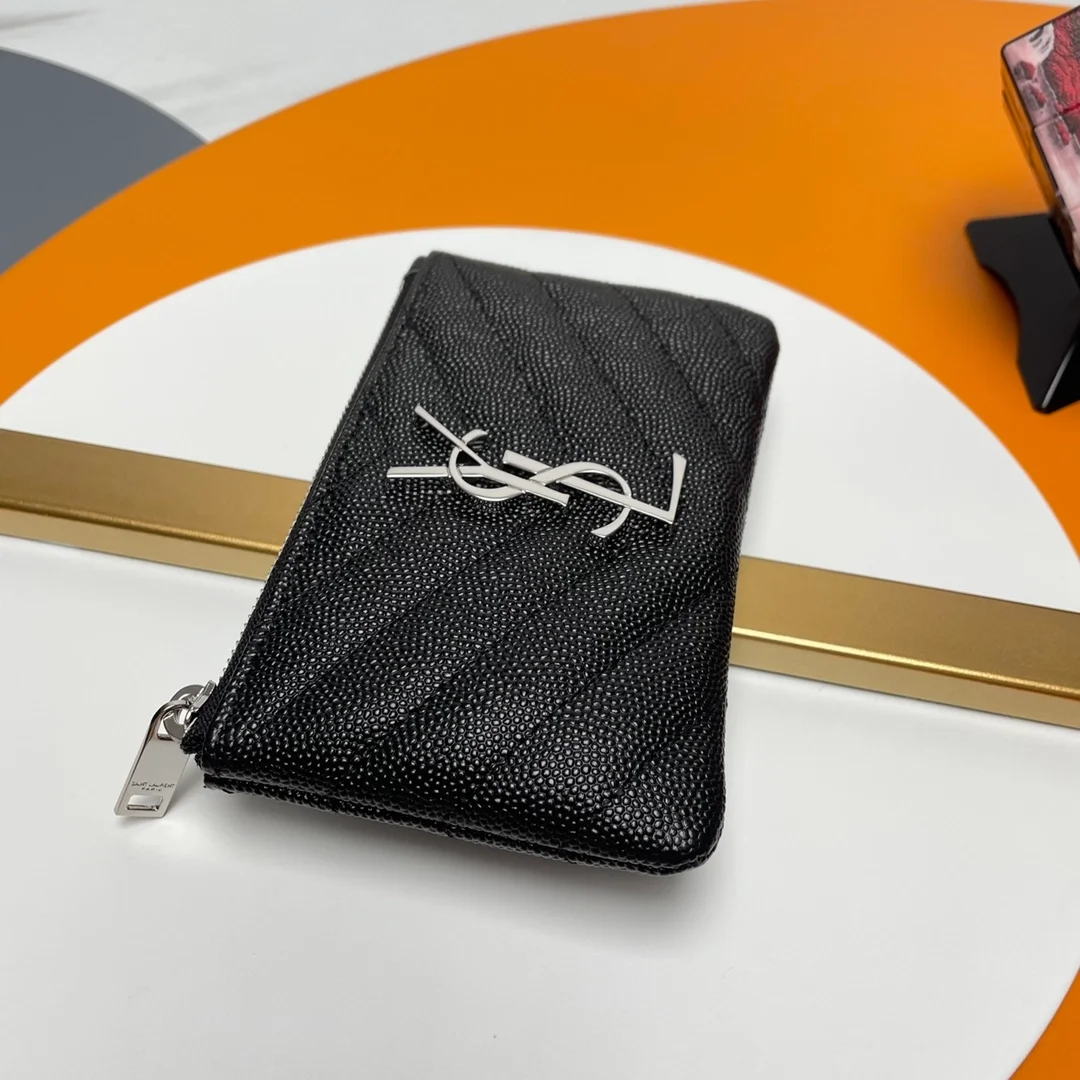 생로랑 마틀라세 프라그망 케이스 실버