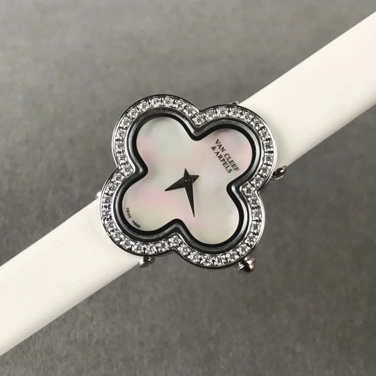 반클리프 앤 아펠 스몰 알함브라 오닉스 화이트