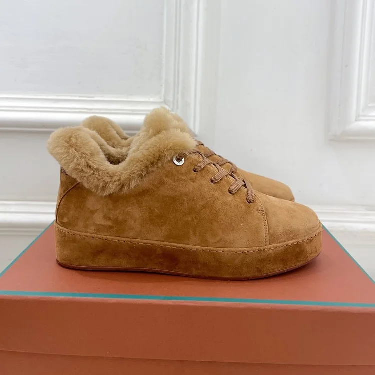 로로피아나 뉴이지스 스니커즈