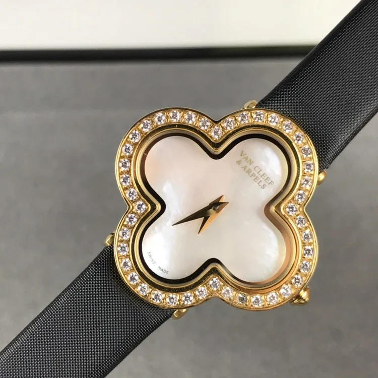 반클리프 앤 아펠 스몰 알함브라 오닉스 화이트 블랙