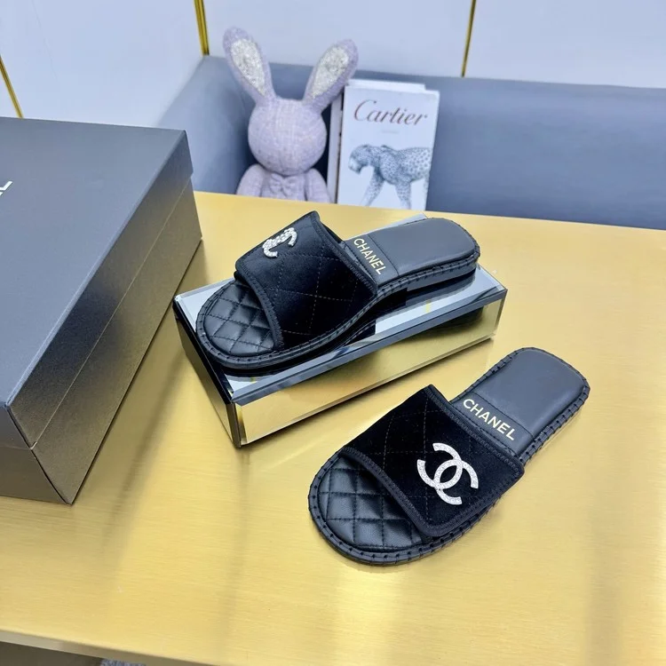 샤넬  스웨이드 CC 슬리퍼 G39864