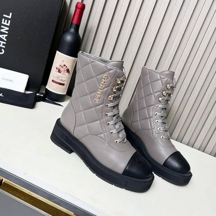 샤넬 25SS 컴뱃 퀄팅 하프부츠 램스킨