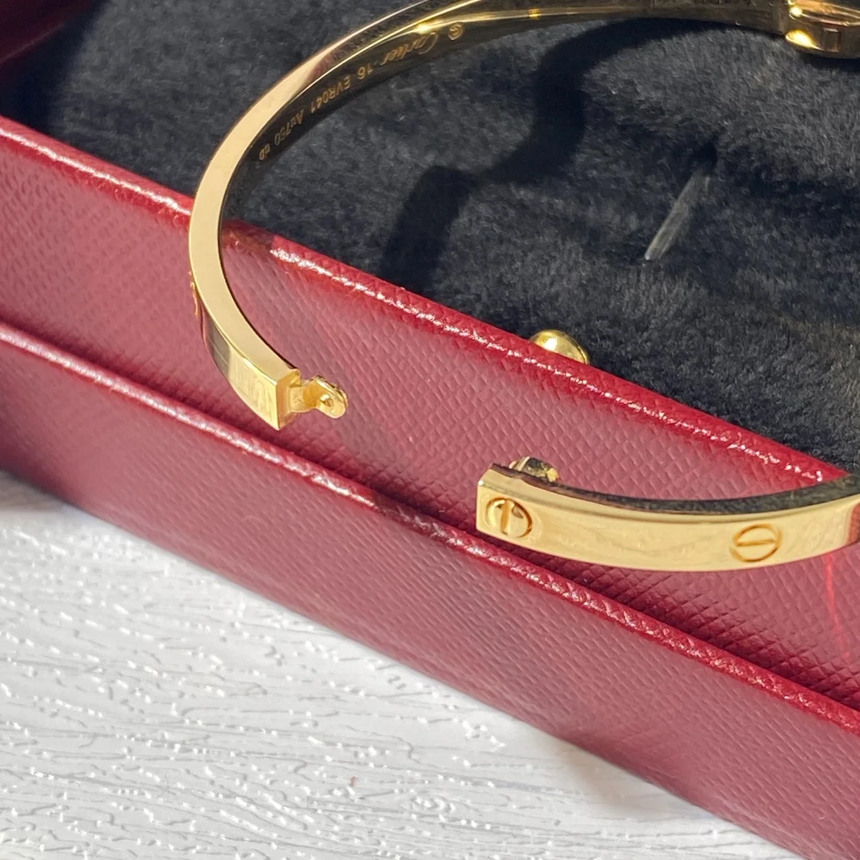 까르띠에 러브 옐로우 골드 스몰 팔찌 B6047517