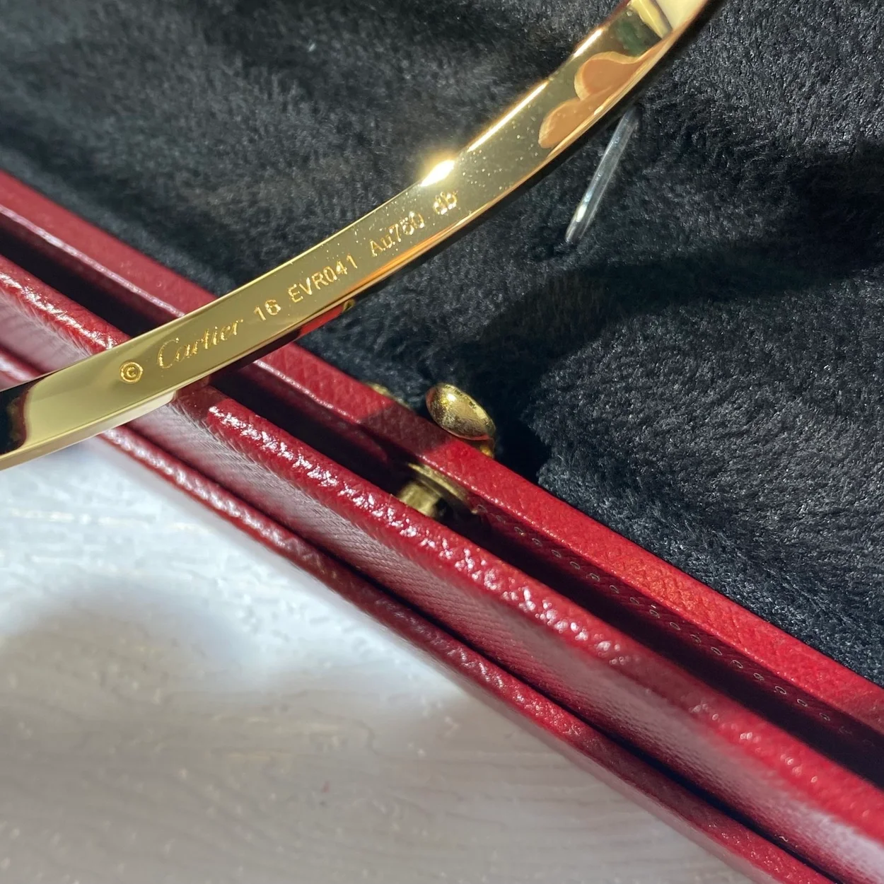 까르띠에 러브 옐로우 골드 스몰 팔찌 B6047517