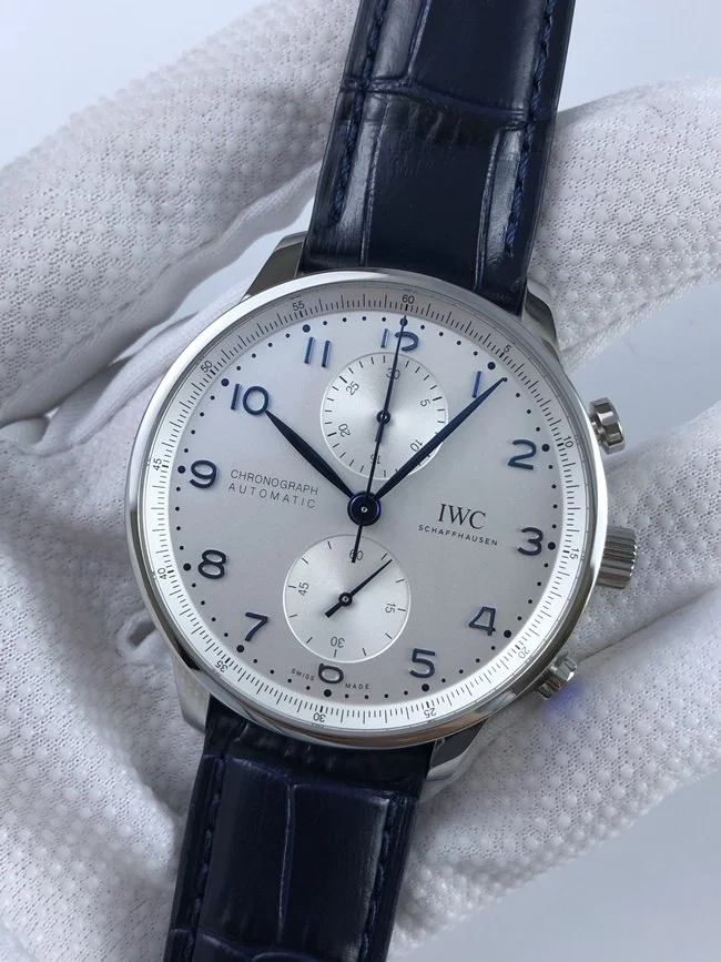 IWC 포르투기저 화이트다이얼 블루핸즈 버티컬
