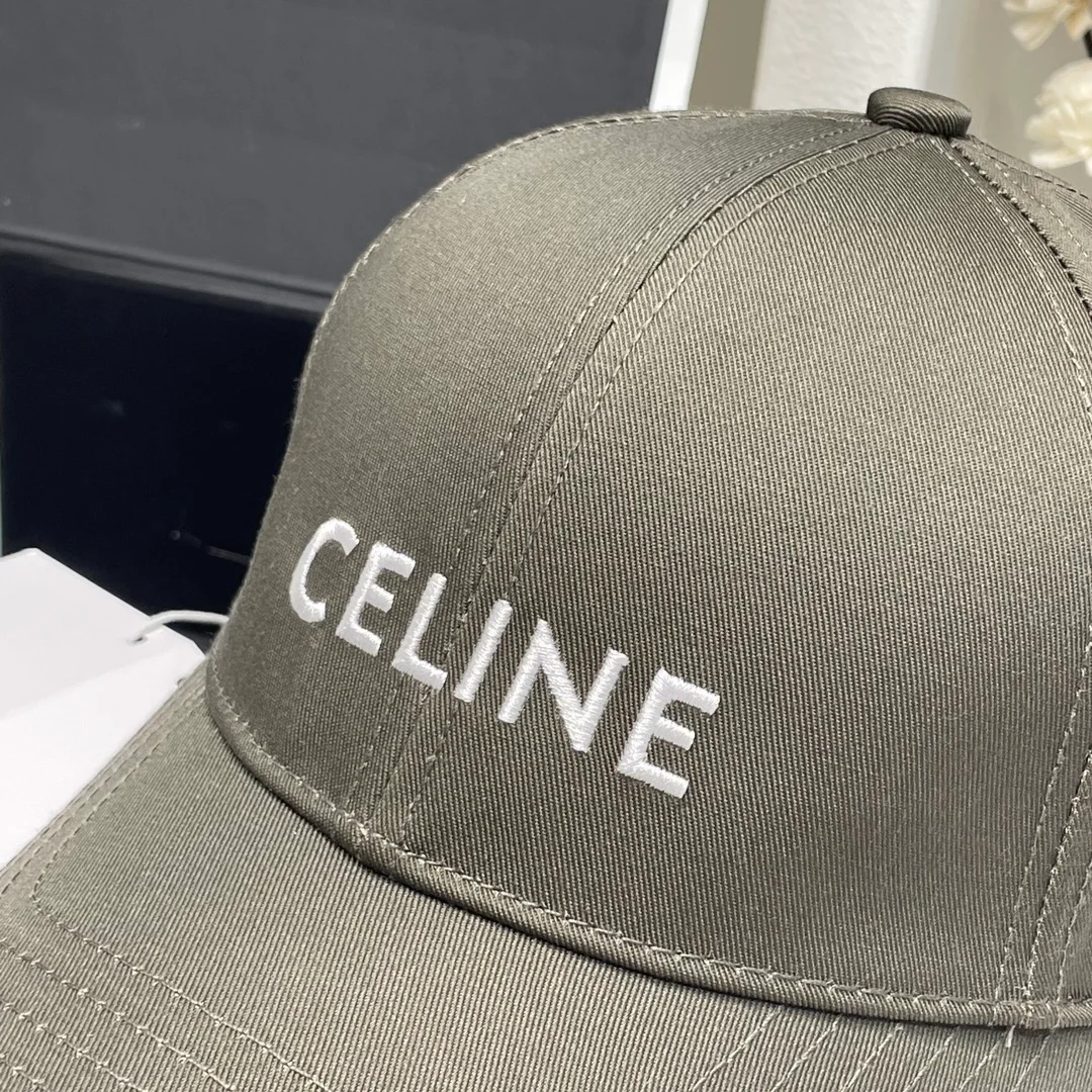 셀린느 자수 로고 코튼 베이스 볼캡 카키