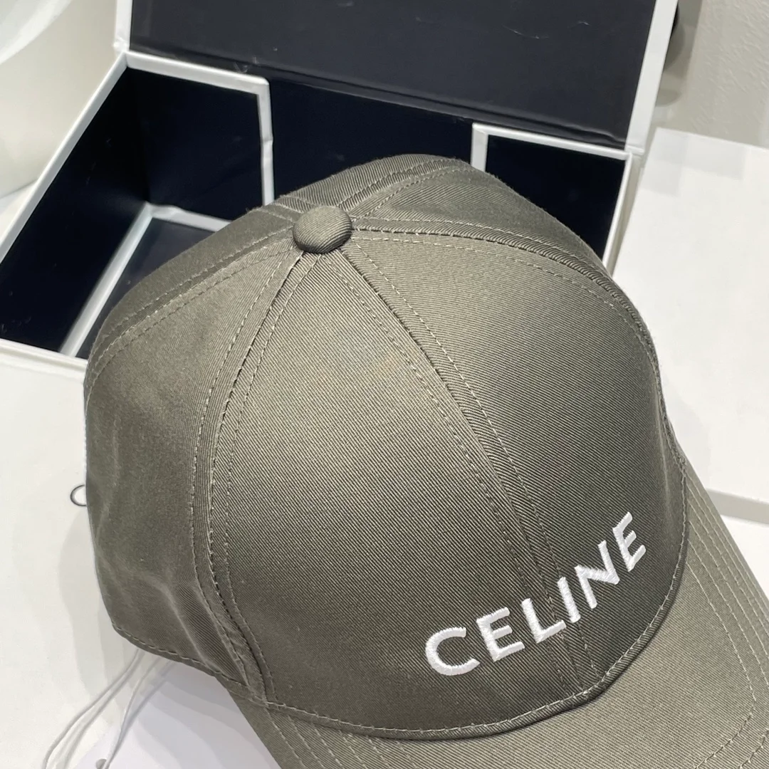 셀린느 자수 로고 코튼 베이스 볼캡 카키