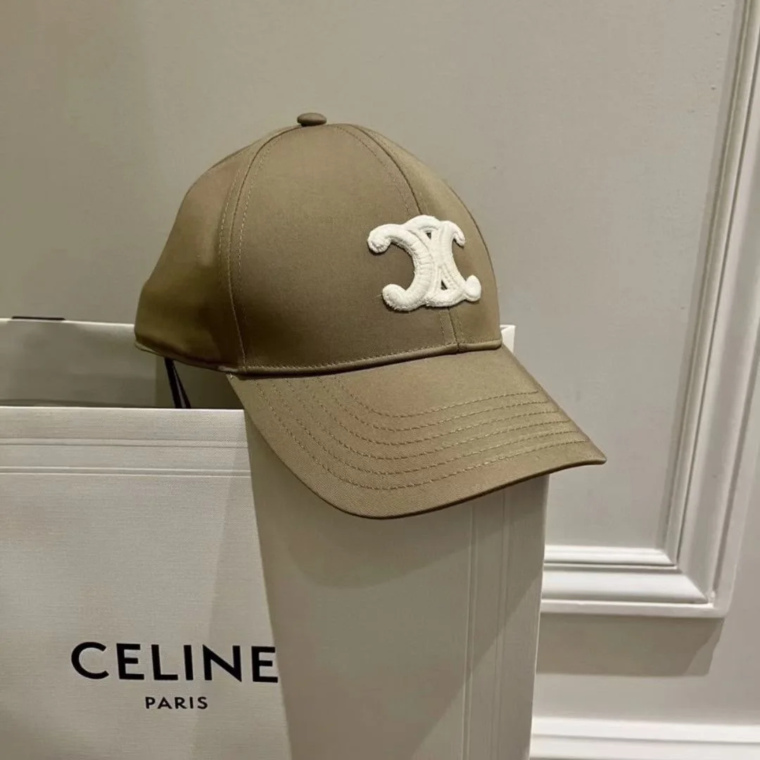 셀린느 트리오페 자수로고 코튼캡 베이지