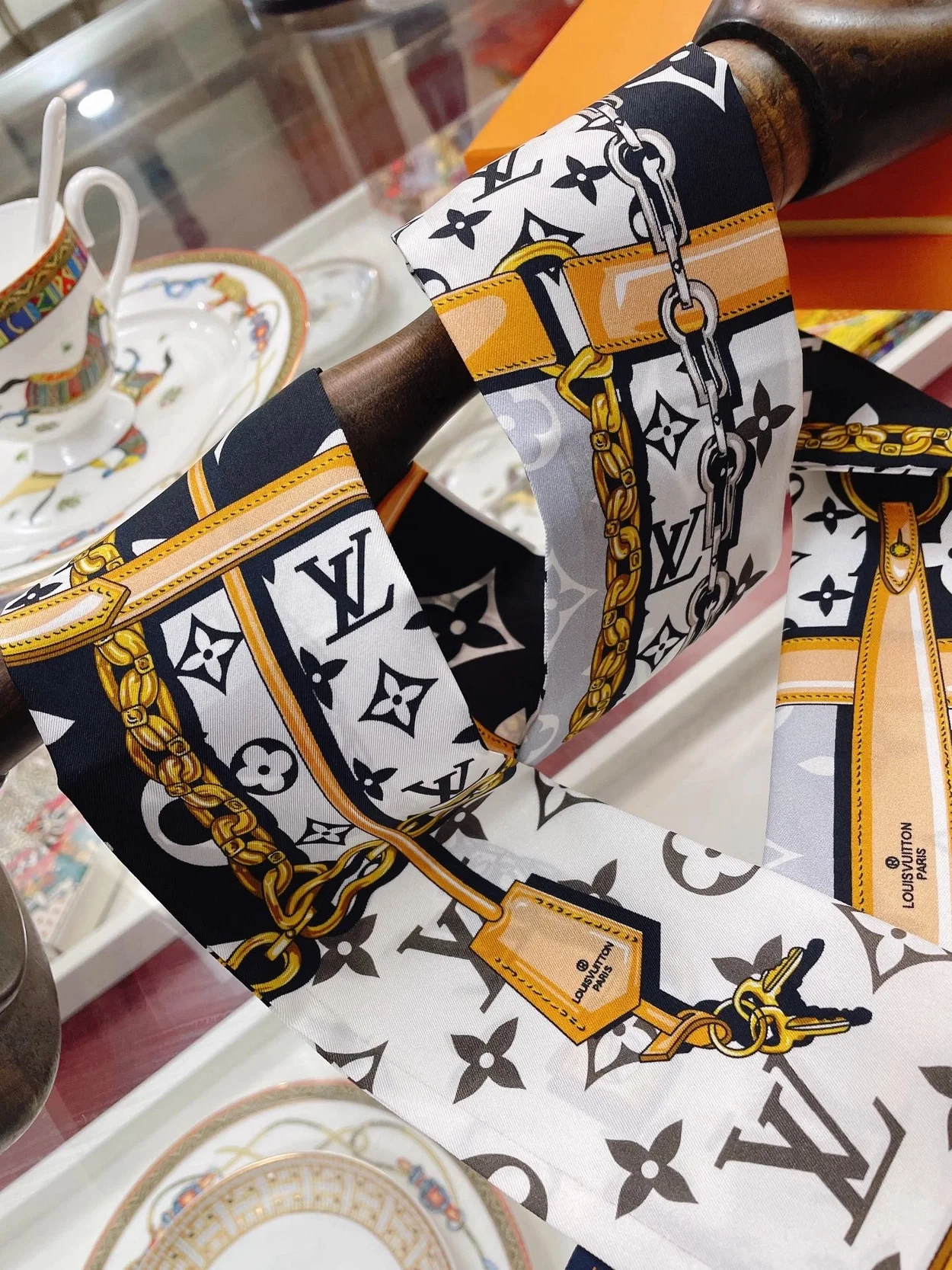 루이비통 모노그램 컨피덴셜 블랙 방도 스카프 M78656