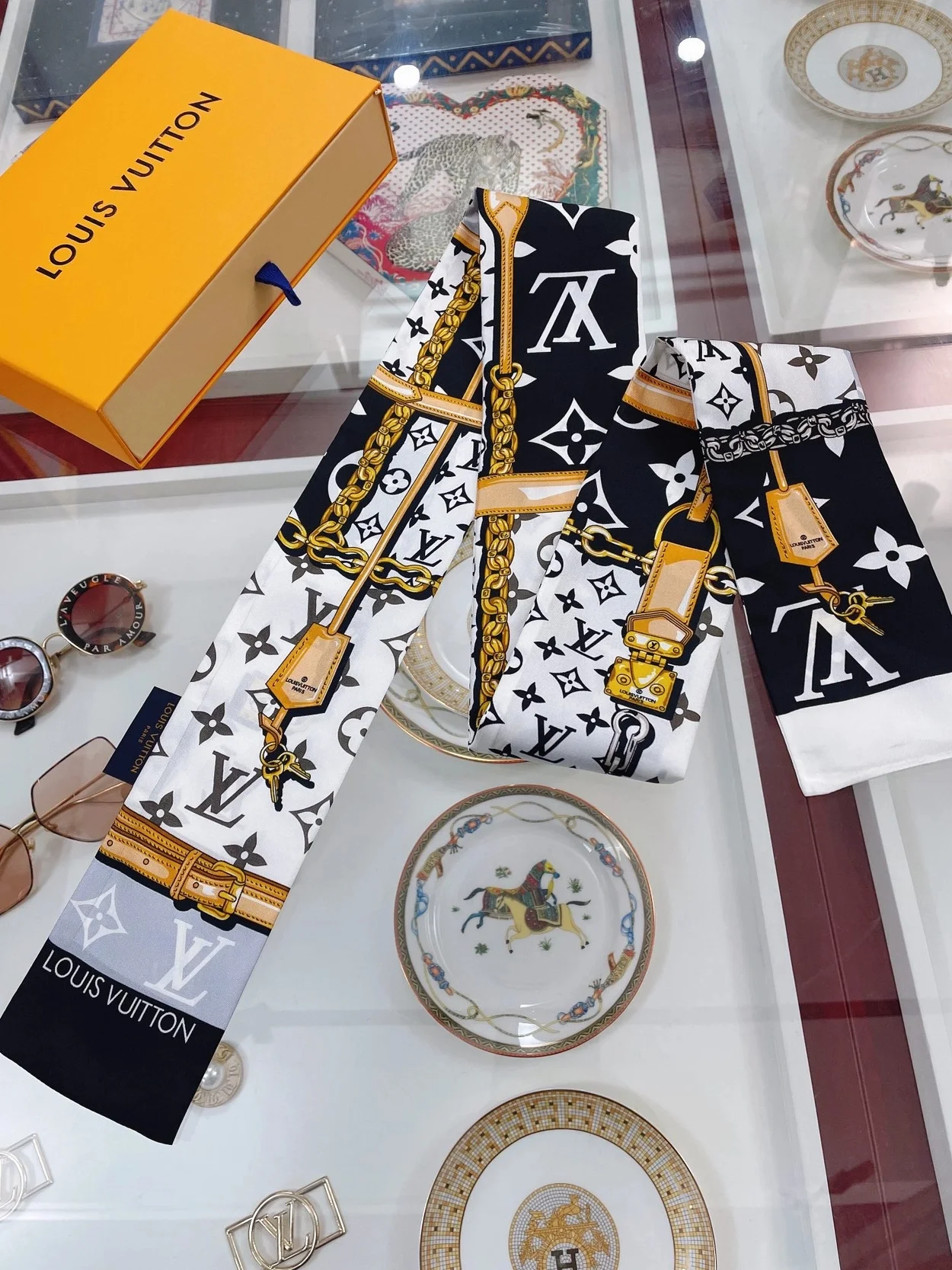 루이비통 모노그램 컨피덴셜 블랙 방도 스카프 M78656