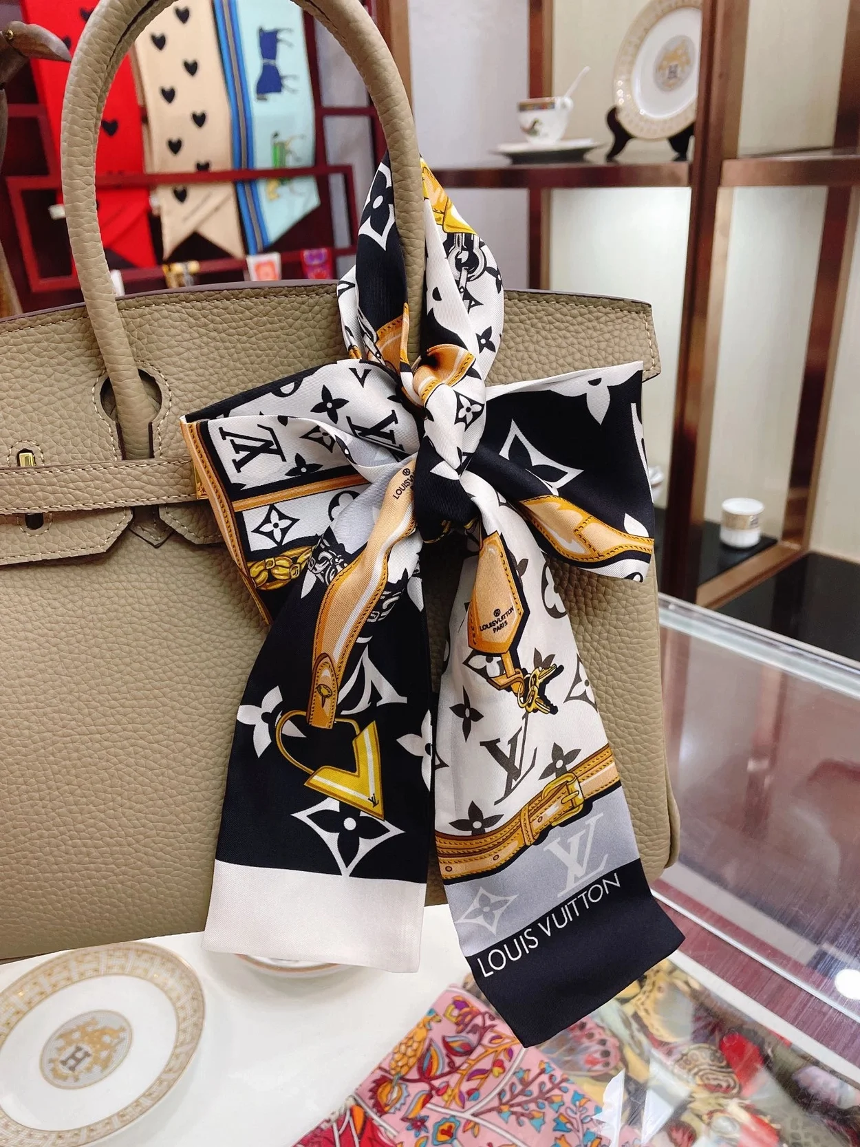 루이비통 모노그램 컨피덴셜 블랙 방도 스카프 M78656