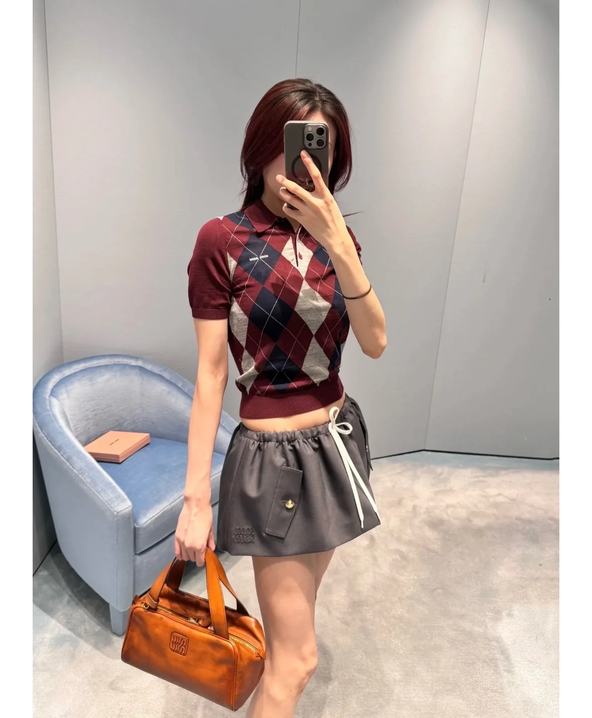 미우미우 25FW 레더 탑 핸들 5BB182