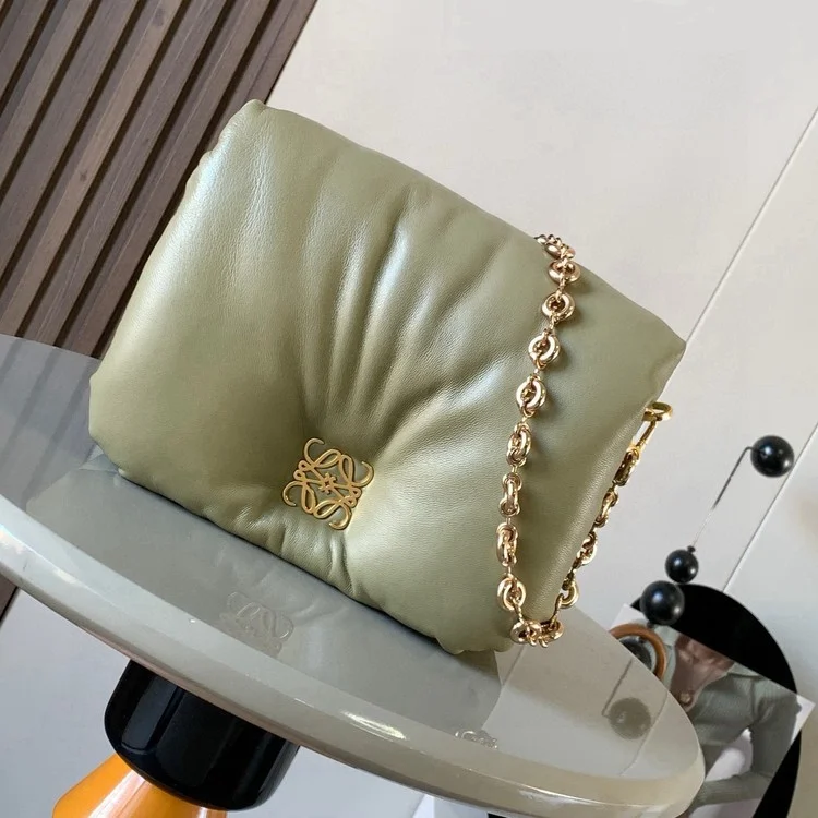 로에베 퍼퍼 고야 인 샤이니 나파