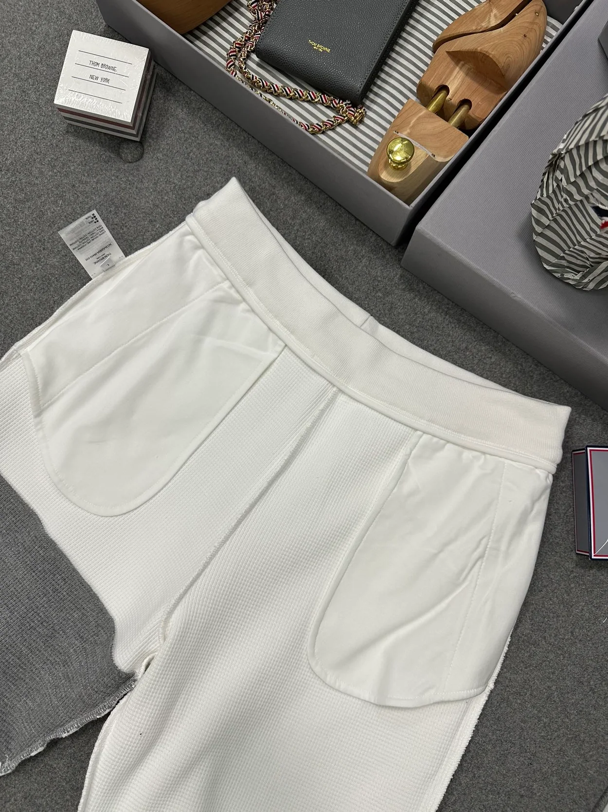 톰브라운 화이트 와플 스웨트 팬츠
