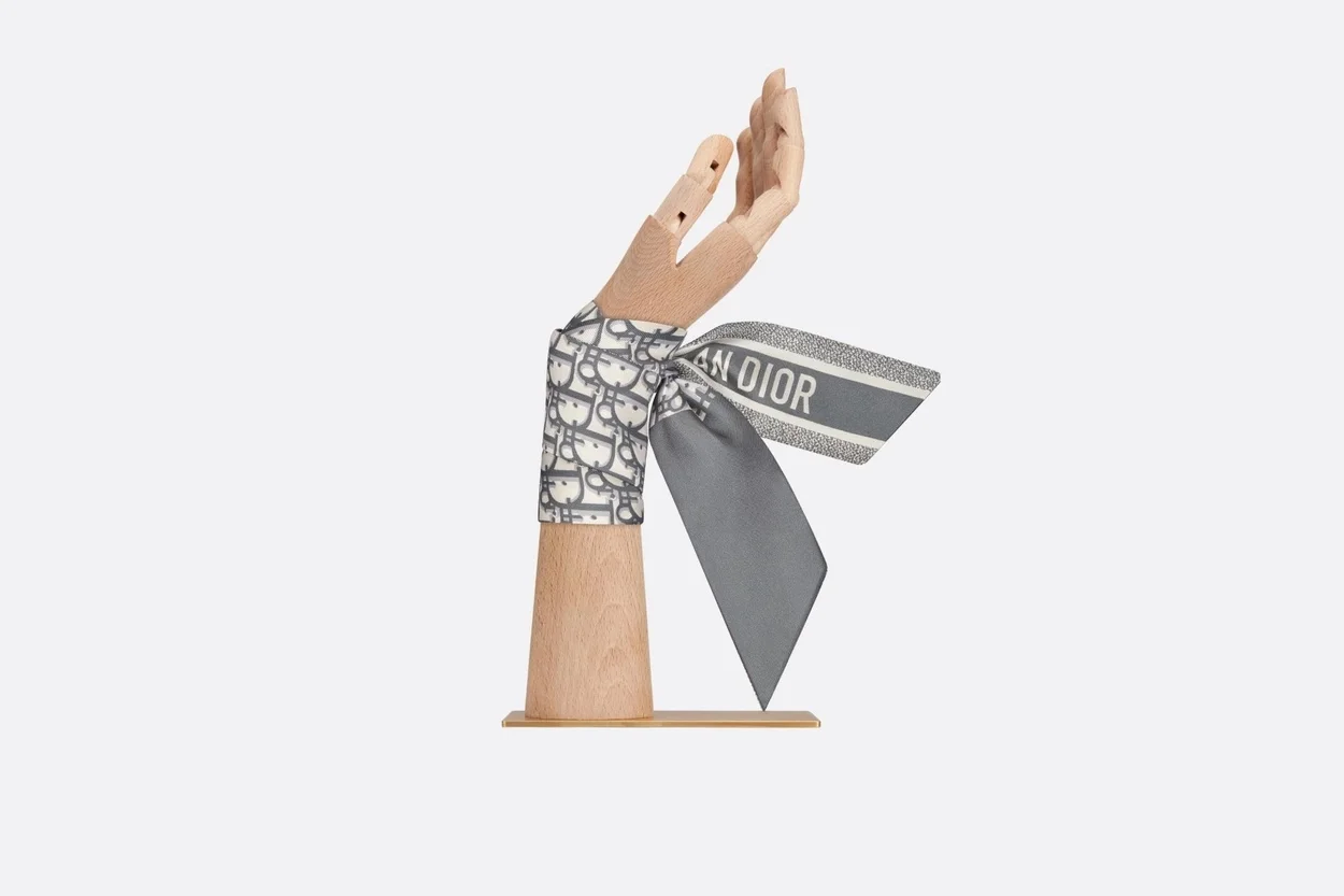 디올 오블리크 그레이 실크 트윌 미차 스카프