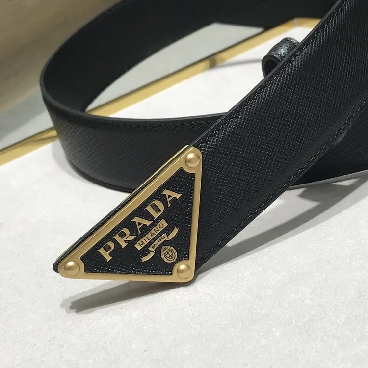 프라다 삼각 사피아노 골드 버클
