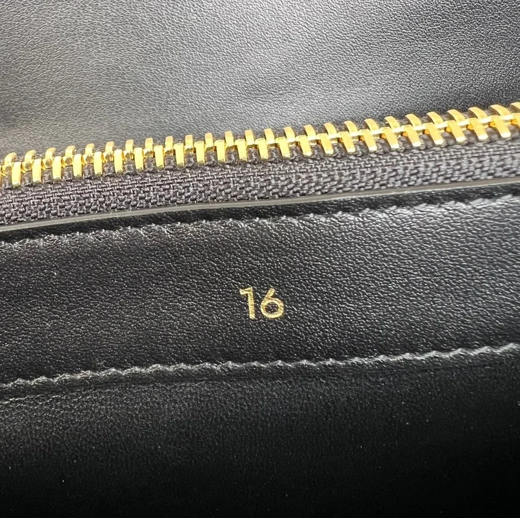 셀린느 16백 새틴 카프스킨