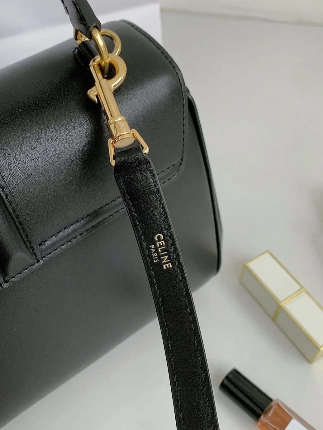 셀린느 16백 새틴 카프스킨