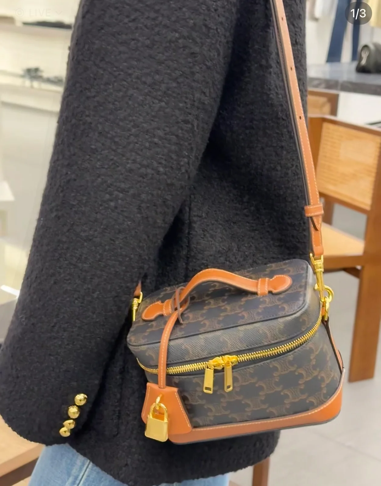 셀린느 25FW 트리옹프 카프스킨 베니티 숄더 119462