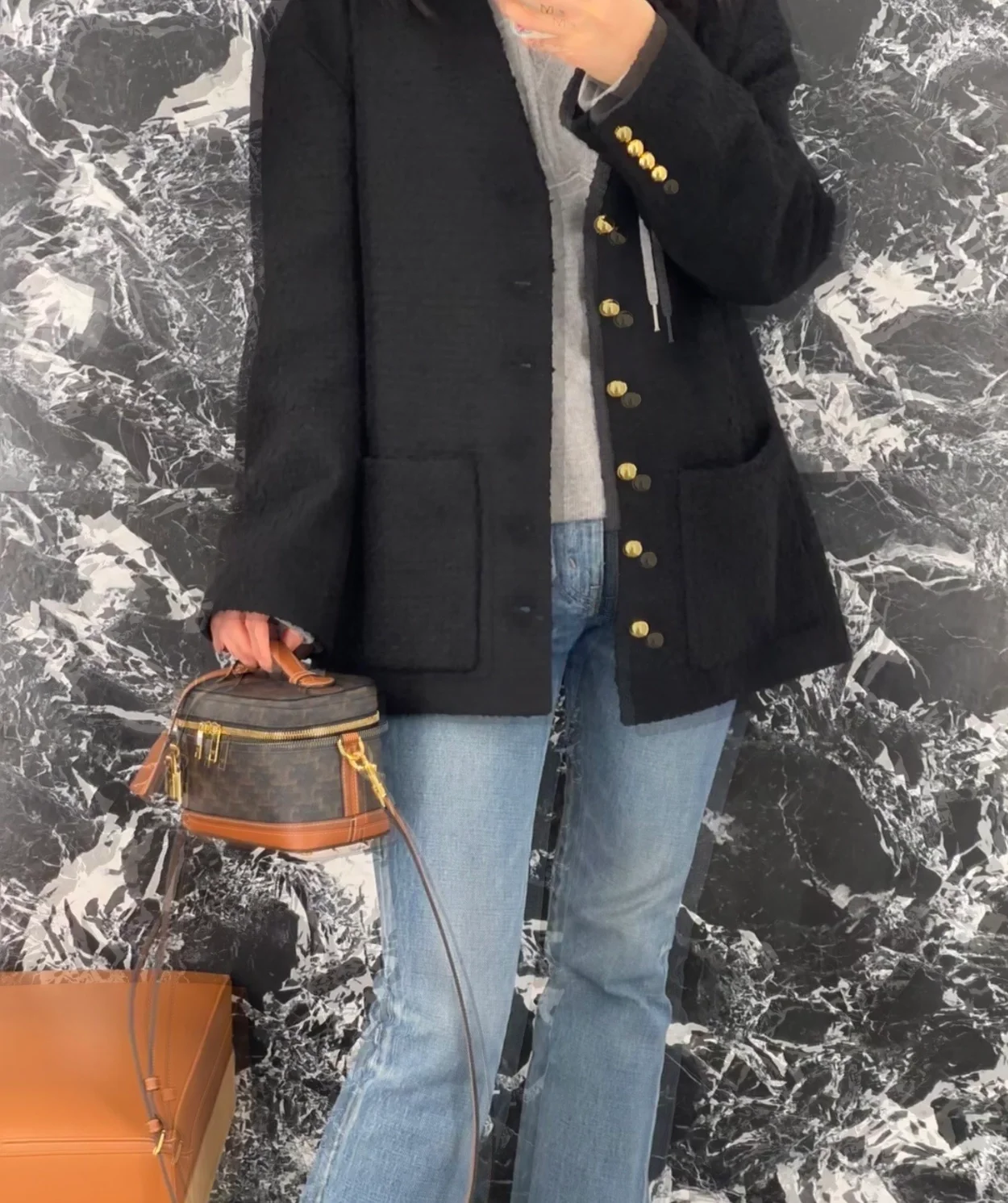 셀린느 25FW 트리옹프 카프스킨 베니티 숄더 119462