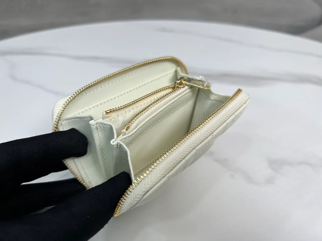 디올 레이디 VOYAGEUR 스몰 동전 지갑 화이트