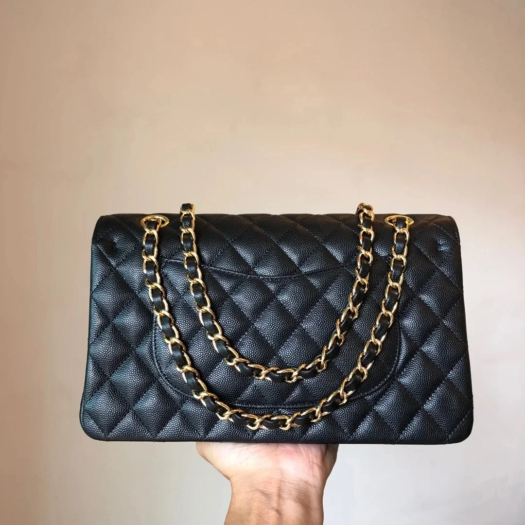 샤넬 클래식 미디움 캐비어 블랙 골드