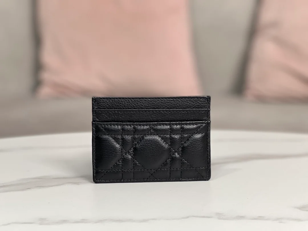 디올 카로 5-슬롯 카드 지갑 블랙