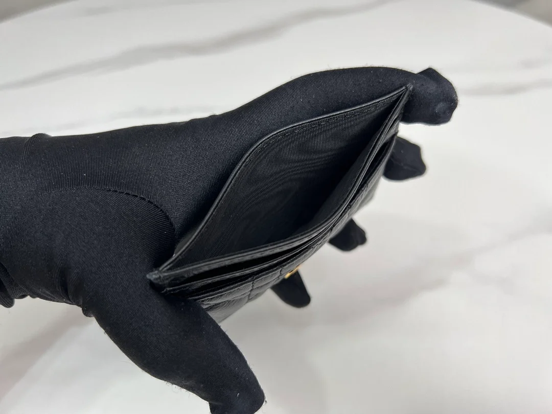 디올 카로 5-슬롯 카드 지갑 블랙