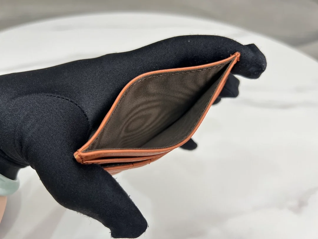 디올 카로 5-슬롯 카드 지갑 로즈