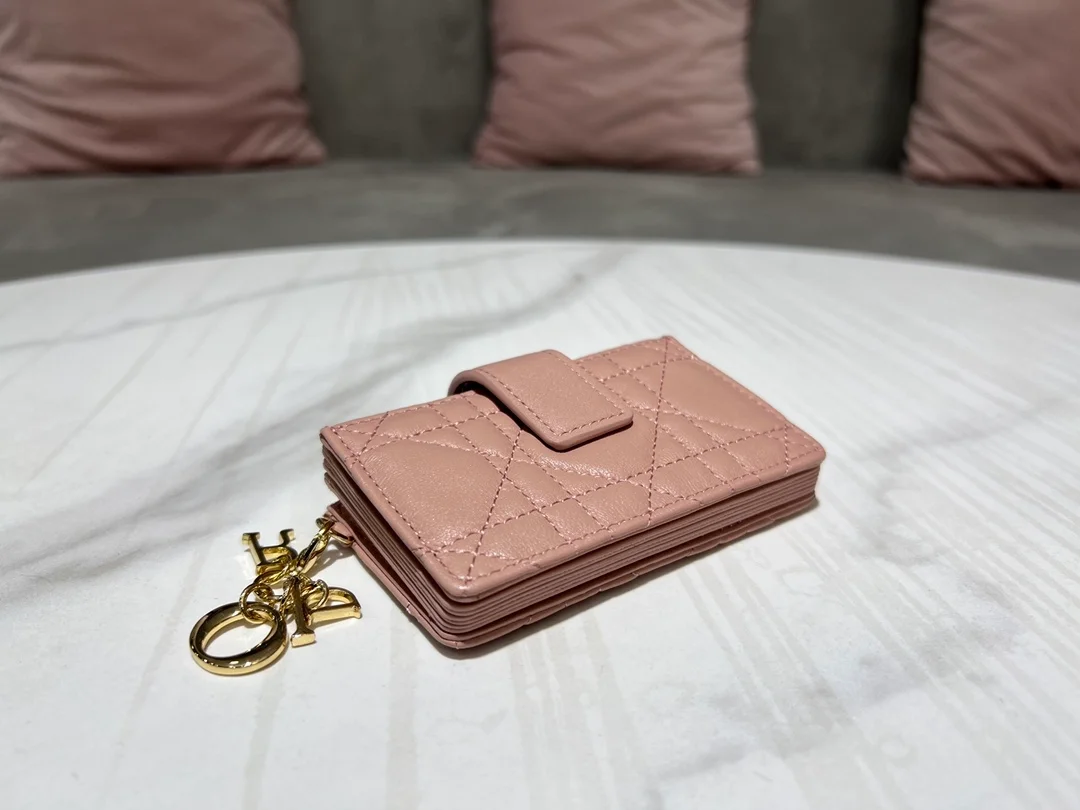 디올 레이디 5-포켓 카드 지갑 핑크