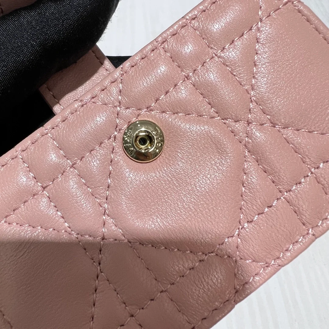 디올 레이디 5-포켓 카드 지갑 핑크