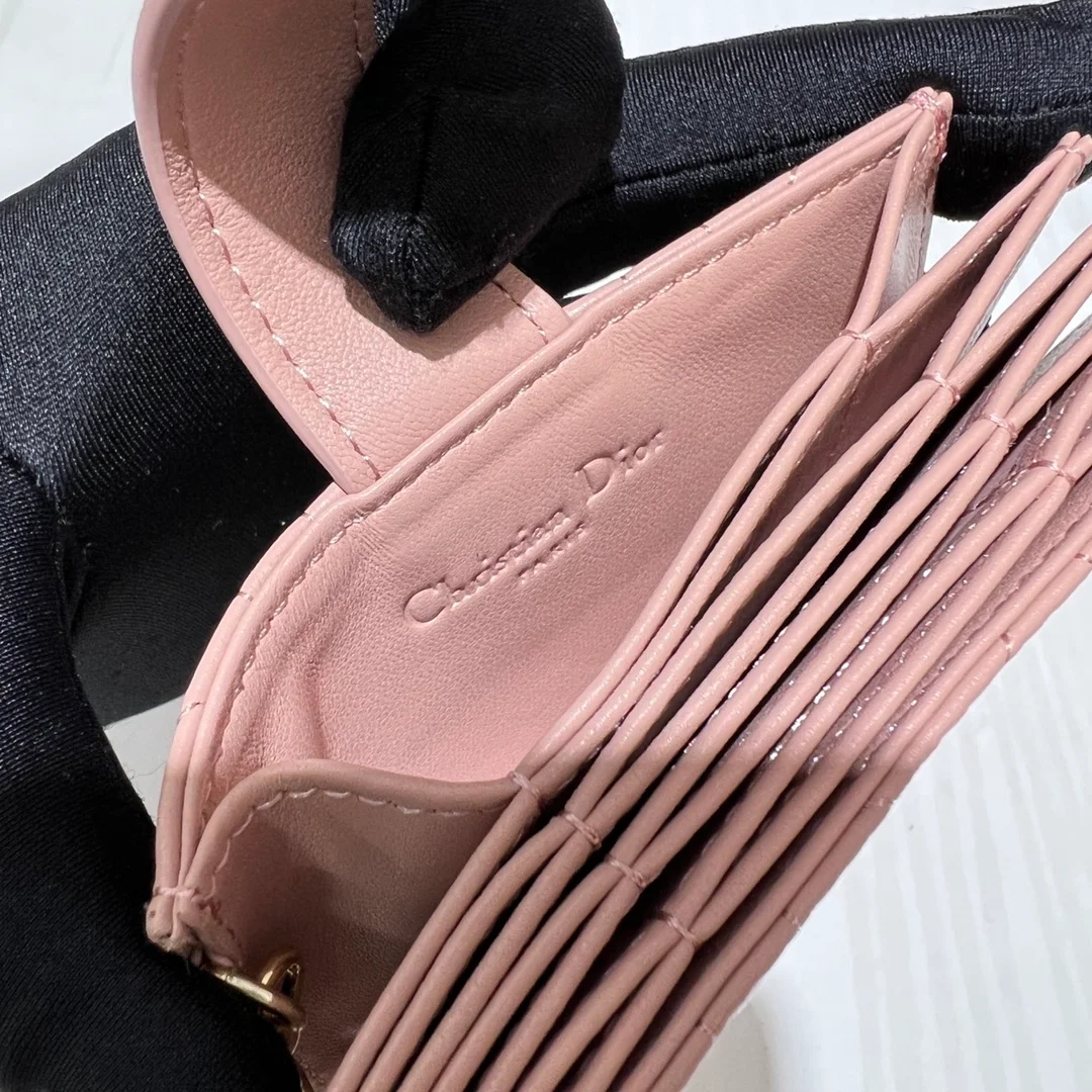 디올 레이디 5-포켓 카드 지갑 핑크