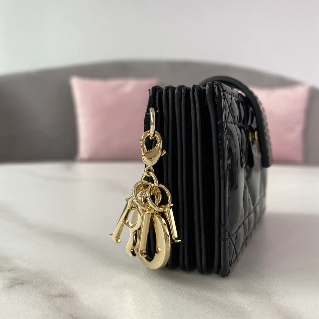 디올 레이디 5-포켓 카드 지갑 블랙