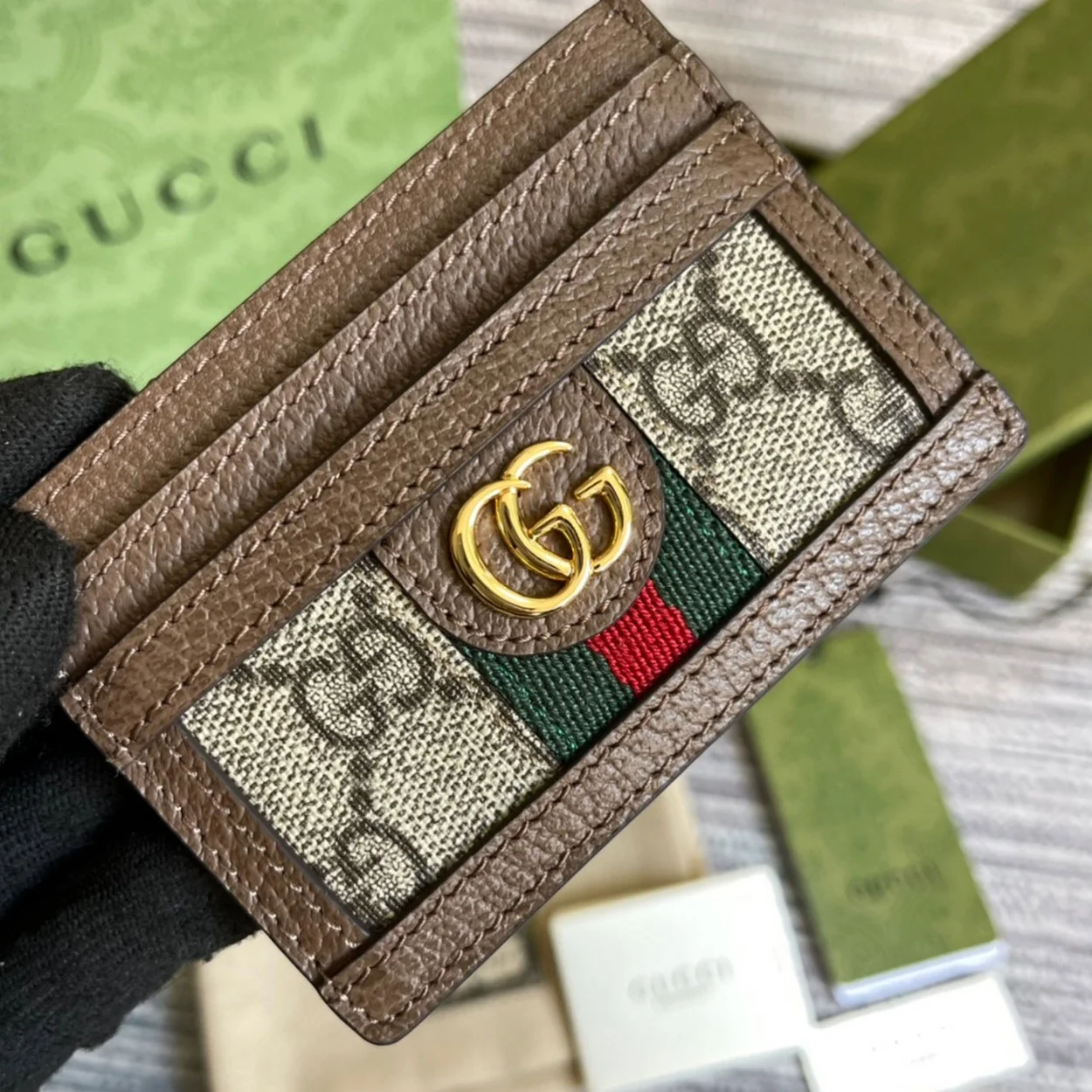 구찌 오피디아 GG 수프림 카드 지갑 베이지