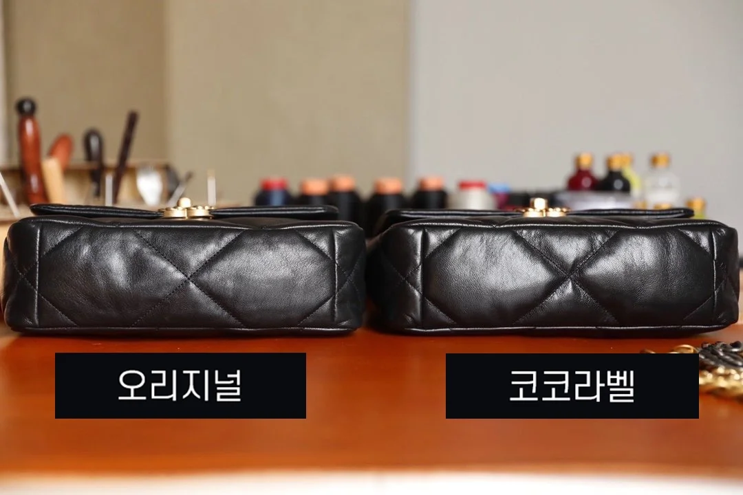 샤넬 19백 미디움 램스킨 블랙 골드