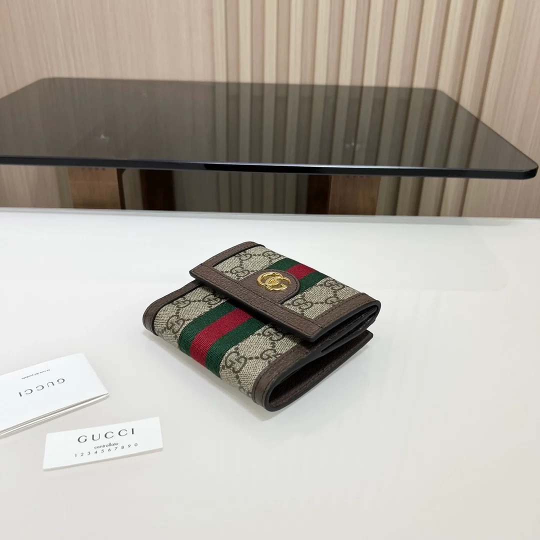 구찌 오피디아 GG 수프림 지갑