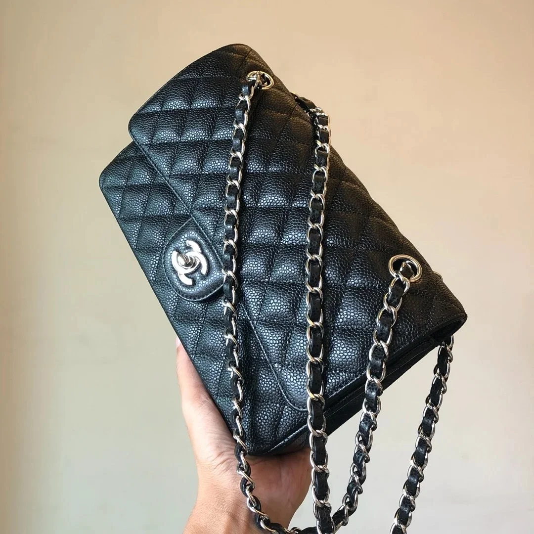 샤넬 클래식 미디움 캐비어 블랙 실버