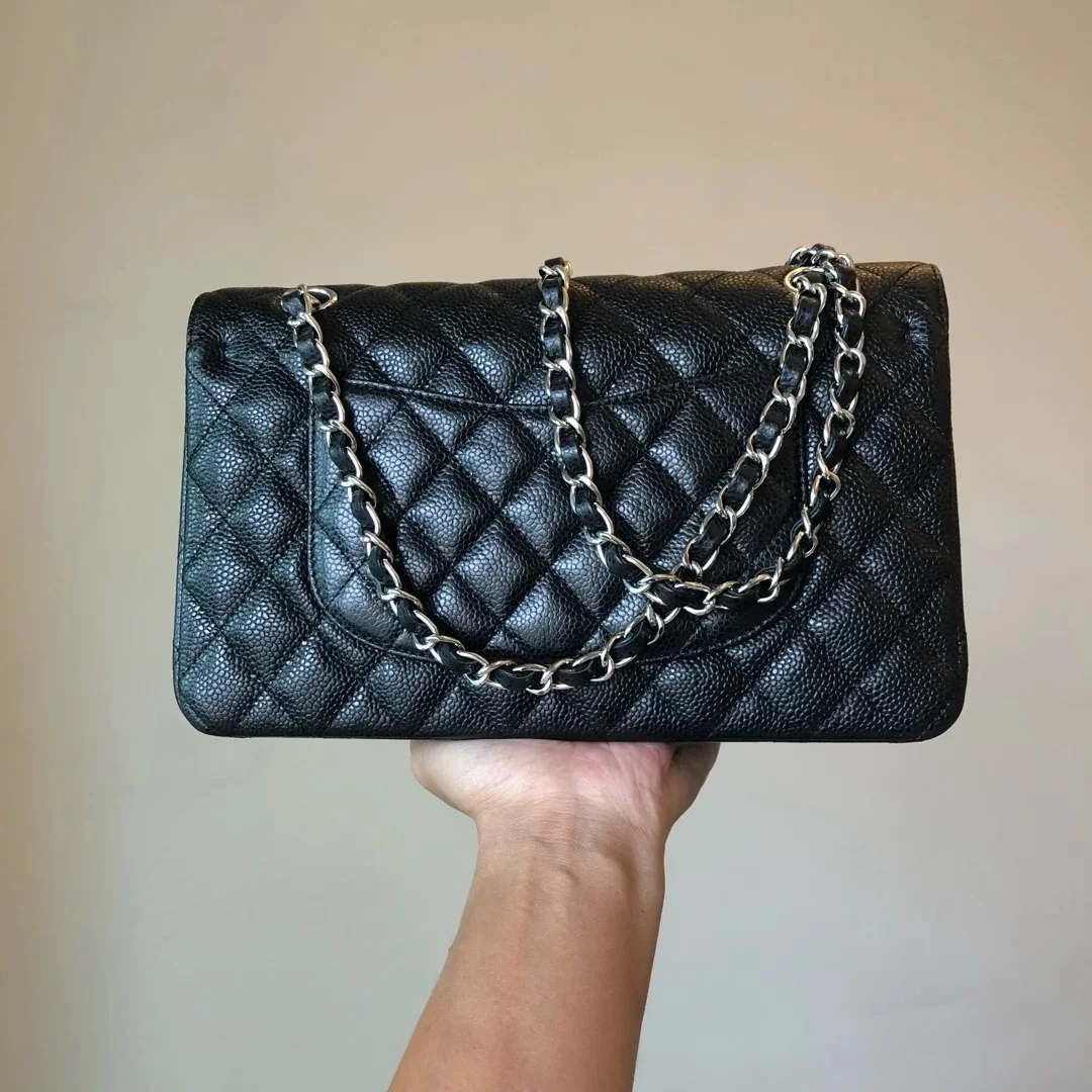 샤넬 클래식 미디움 캐비어 블랙 실버