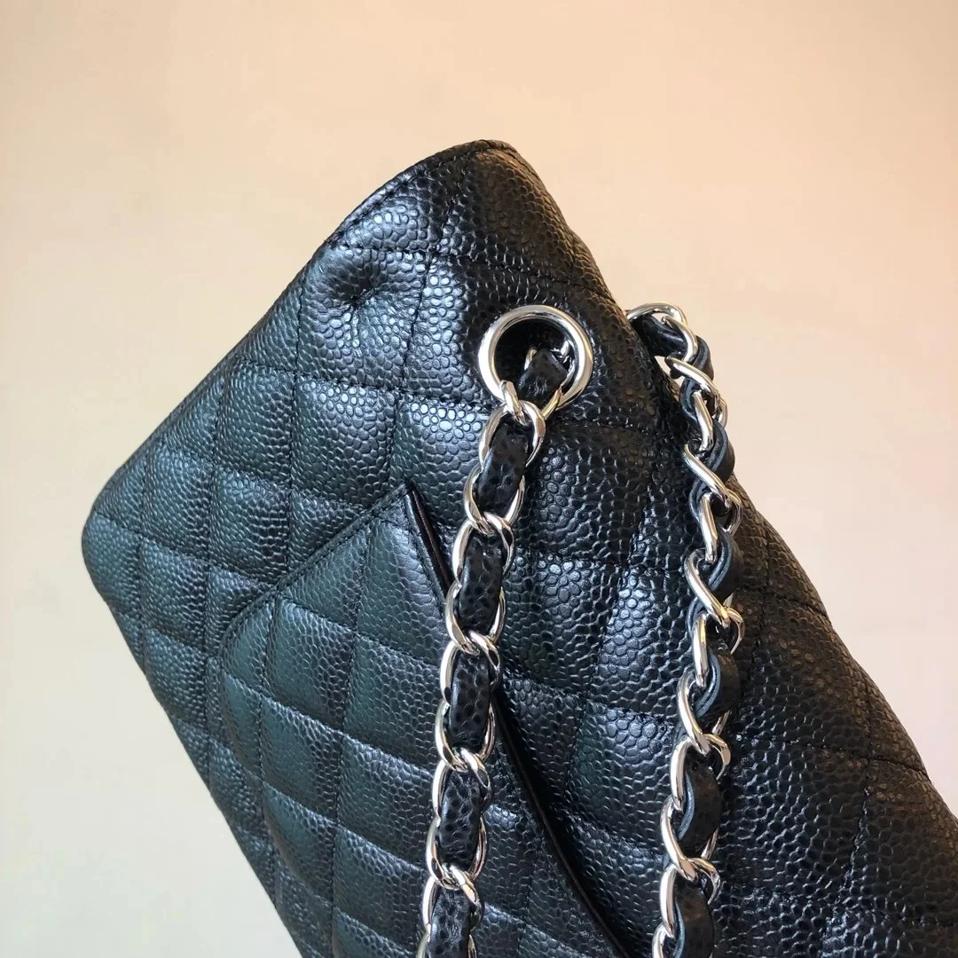 샤넬 클래식 미디움 캐비어 블랙 실버